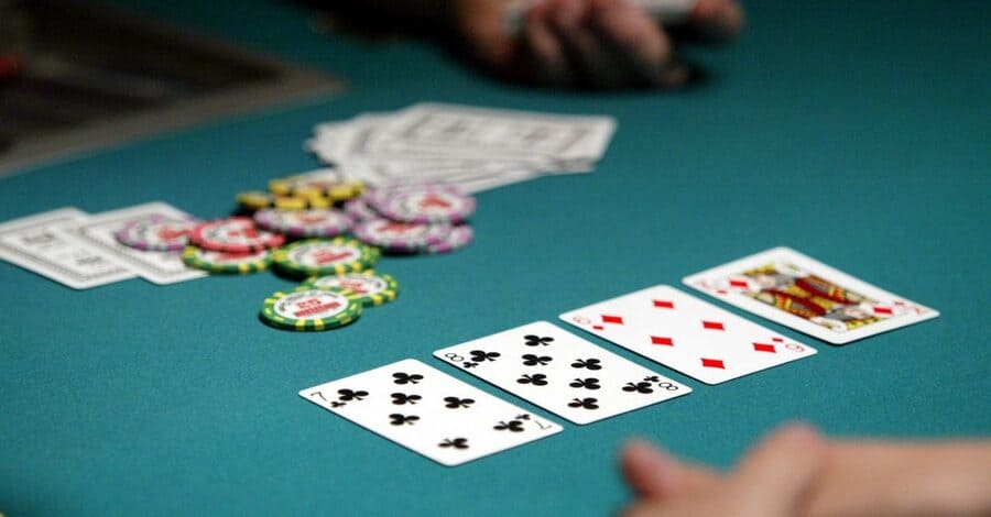 Tổ hợp bài trong Poker là tiêu chí để xác định game thủ sẽ thắng hay thua